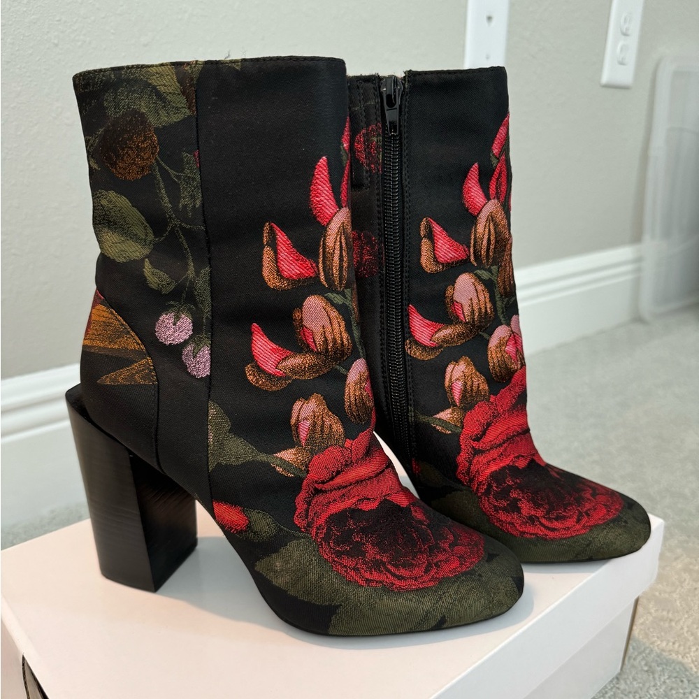 Rose 🌹 Ankle Boot